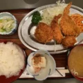 浜松町 オフィス街の仕事飯は揚げ物たっぷりな定食で。創業80年を超える老舗定食レストランぶらじる